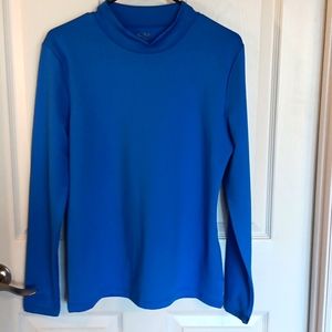 Polyester long sleeve top.